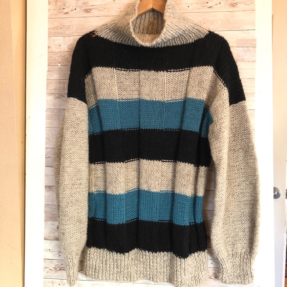 Aika vintage hand knitted sweater long fit